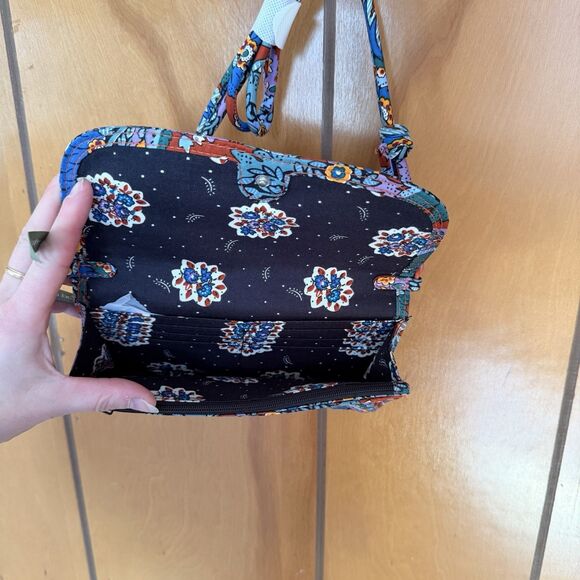 NWT Vera Bradley Wildwood Wallet Crossbody In Premium Cotton Flowers + Feathers - Picture 9 of 11